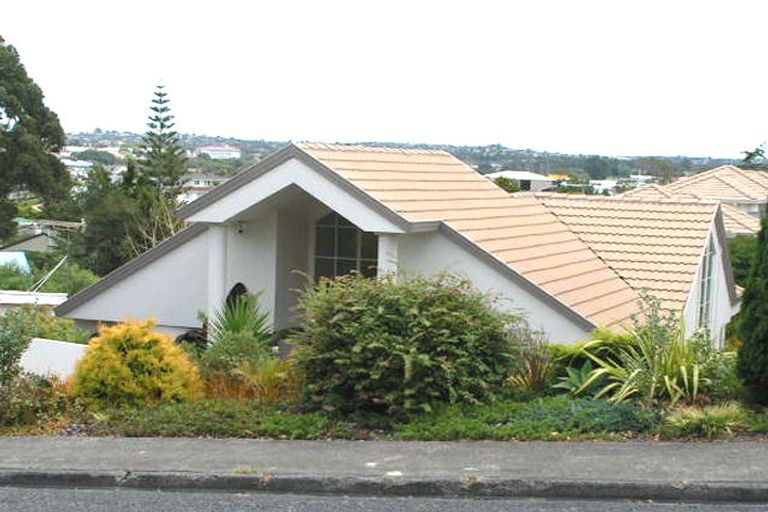 Photo of property in 2/9 Norman Road, Hauraki, Auckland, 0622