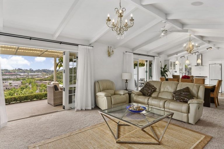 Photo of property in 21 Broadwater Close, Pyes Pa, Tauranga, 3112