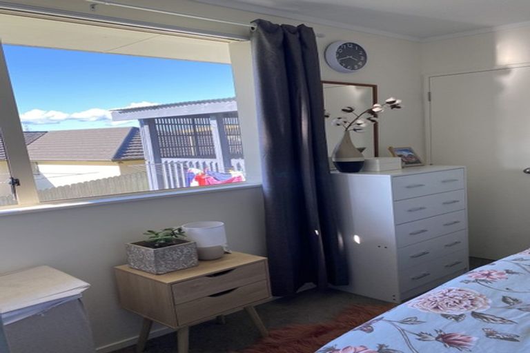 Photo of property in 33 Hewlett Road, Massey, Auckland, 0614