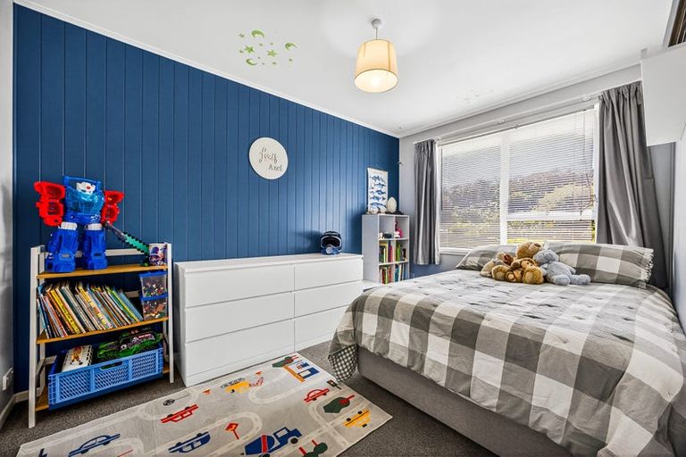 Photo of property in 8 Camphora Place, Ranui, Auckland, 0612