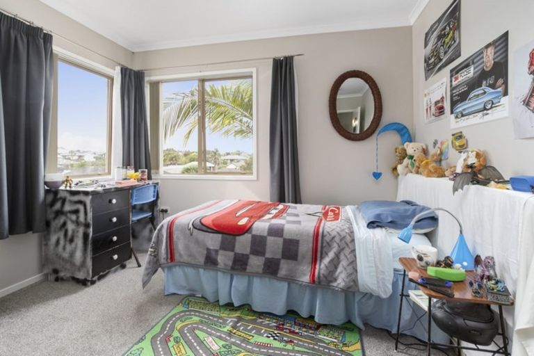 Photo of property in 12 Valley Fields Place, Pukekohe, 2120