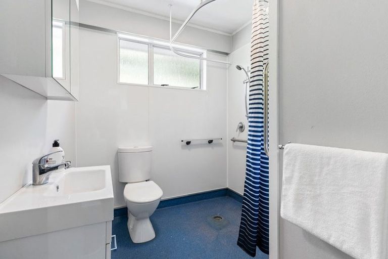 Photo of property in 5 Brydon Way, Paparangi, Wellington, 6037