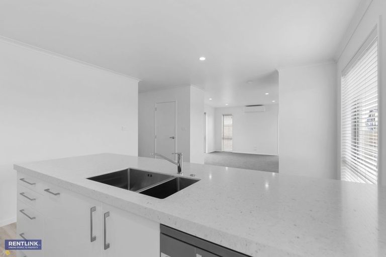 Photo of property in 182 Te Okuroa Drive, Papamoa, 3118