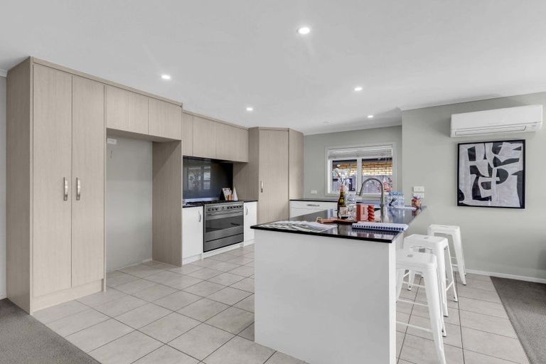 Photo of property in 1 Whitney Place, Rototuna North, Hamilton, 3210