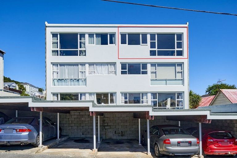Photo of property in Westgate Flats, 9/36 Queen Street, Mount Victoria, Wellington, 6011