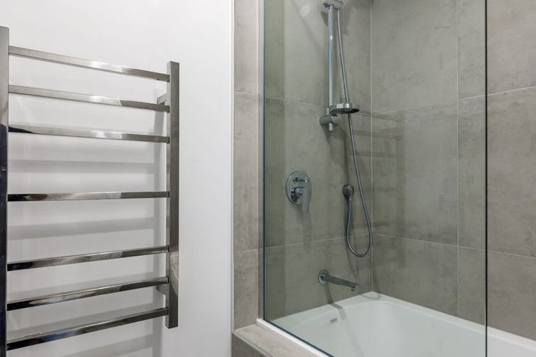 Photo of property in 14 Papai Lane, Massey, Auckland, 0614