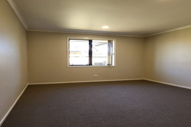 Photo of property in 49 Cyclamen Road, Mangere, Auckland, 2022