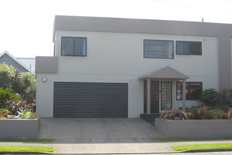Photo of property in 20b Fulford Street, New Plymouth, 4310