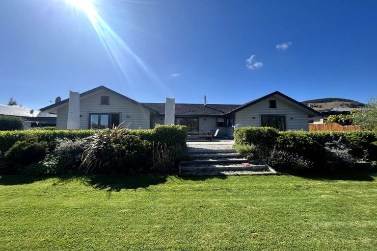 Photo of property in 11 Bevan Place, Wanaka, 9305