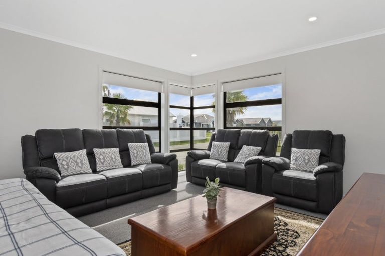 Photo of property in 18 Monilia Way, Papamoa Beach, Papamoa, 3118