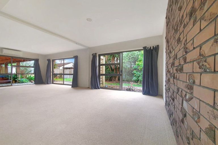 Photo of property in 130a Bruce Mclaren Road, Henderson, Auckland, 0612
