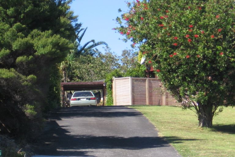Photo of property in 1/575a Beach Road, Murrays Bay, Auckland, 0630