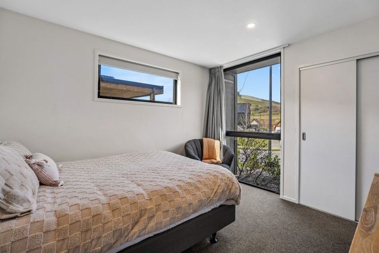 Photo of property in 2 Clover Lane, Lake Hayes, Queenstown, 9304