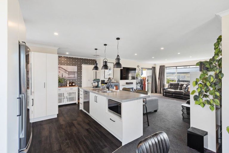 Photo of property in 16 Lockhart Avenue, Milson, Palmerston North, 4414