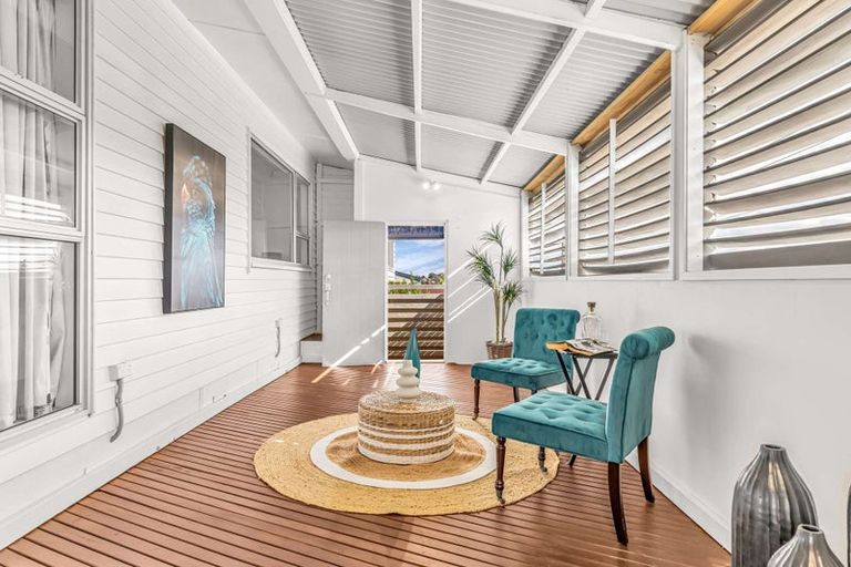 Photo of property in 116 Birkdale Road, Birkdale, Auckland, 0626