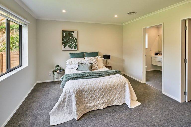 Photo of property in 20 Stony Hill Place, Grenada Village, Wellington, 6037