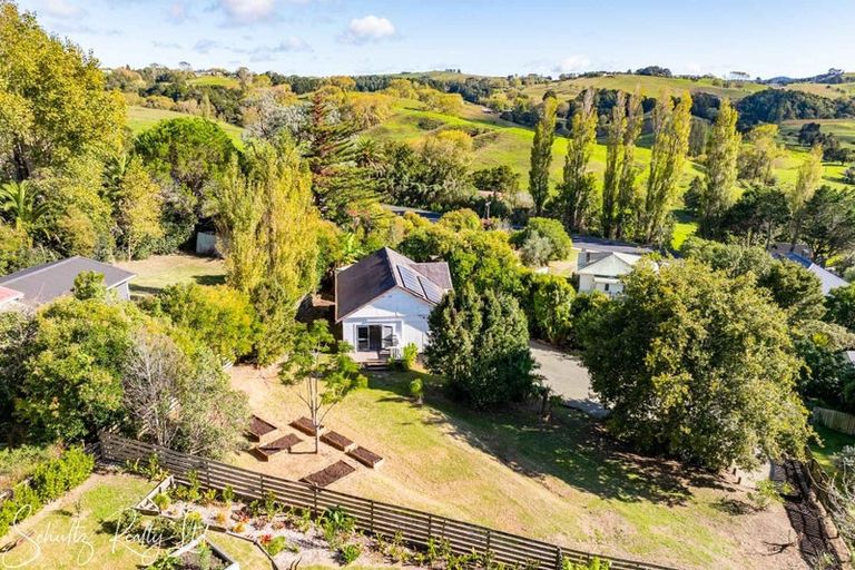 Photo of property in 52 Hurndall Street East, Maungaturoto, 0520