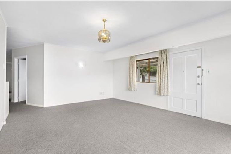 Photo of property in 16 Rotoiti Avenue, Pakuranga Heights, Auckland, 2010