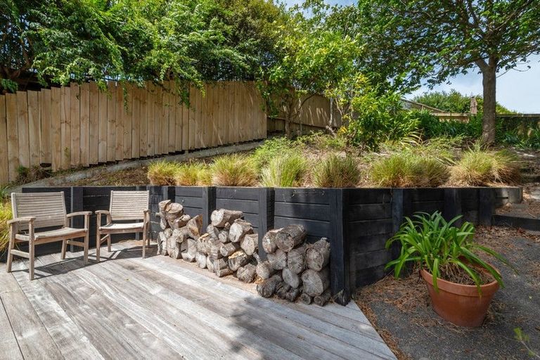Photo of property in 22 Surville Place, Mairangi Bay, Auckland, 0630