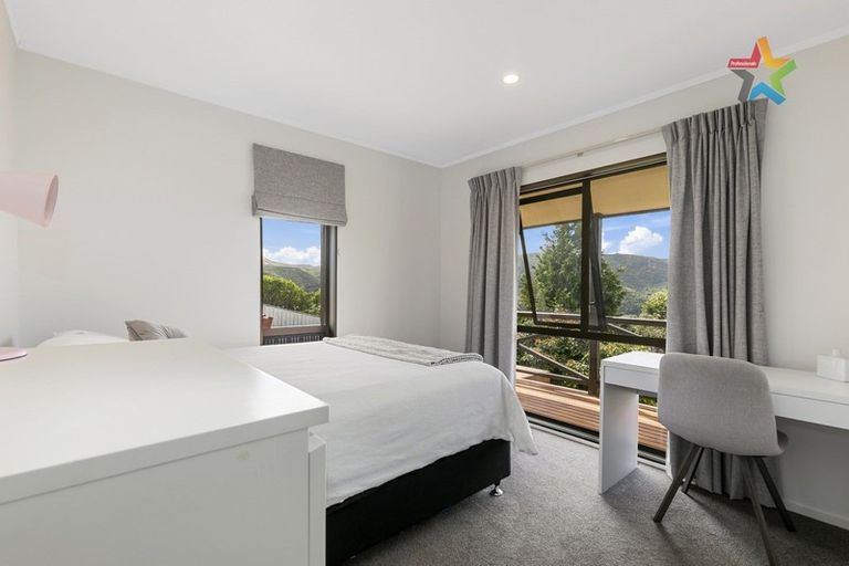 Photo of property in 136 Holborn Drive, Stokes Valley, Lower Hutt, 5019