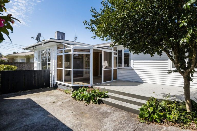 Photo of property in 60 Southsea Crescent, Silverdale, Hamilton, 3216