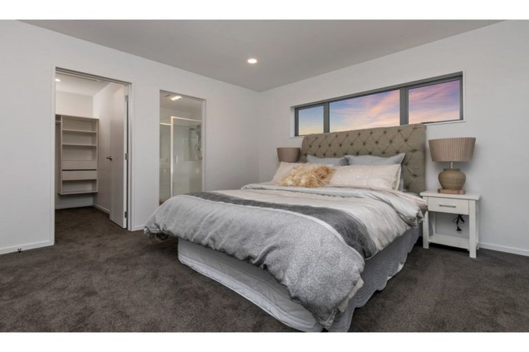 Photo of property in 36 Lumbarda Drive, Kumeu, 0810