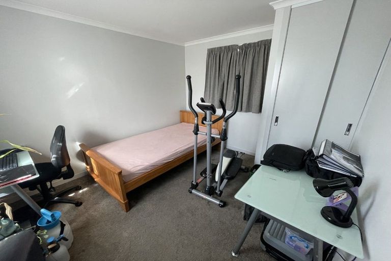 Photo of property in 6 Kuparu Street, Weymouth, Auckland, 2103