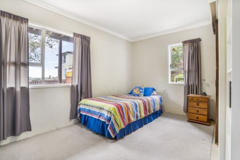 Photo of property in 1/56 Knightsbridge Drive, Forrest Hill, Auckland, 0620
