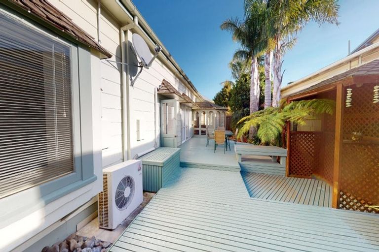 Photo of property in 16 Pirie Street, Palmerston North, 4410