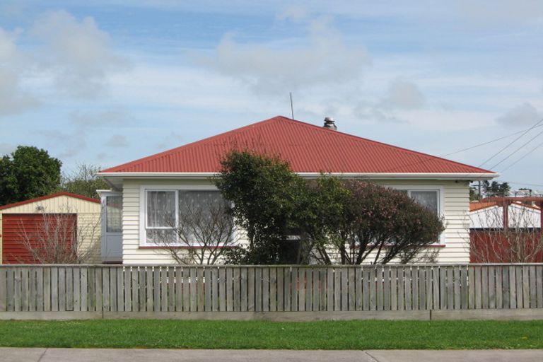 Photo of property in 75 Blake Street, Waitara, 4320