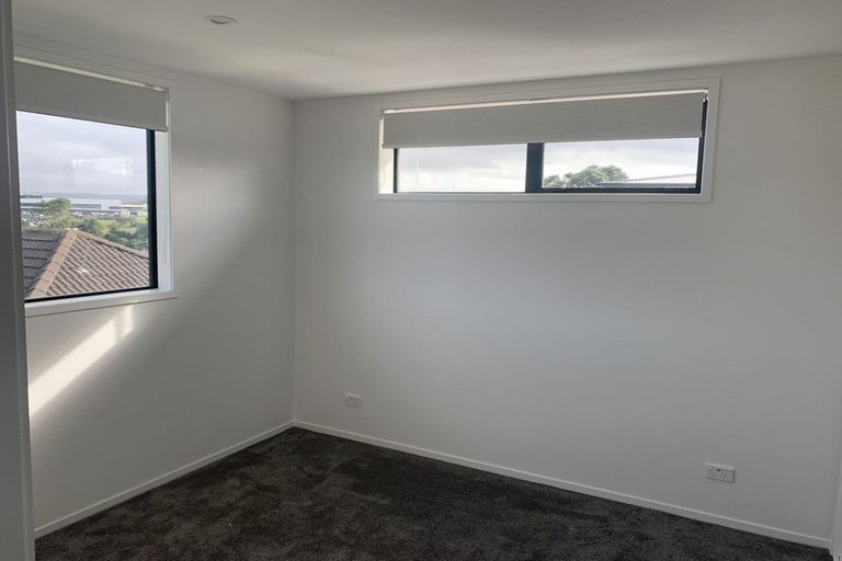 Photo of property in 52c Vodanovich Road, Te Atatu South, Auckland, 0610