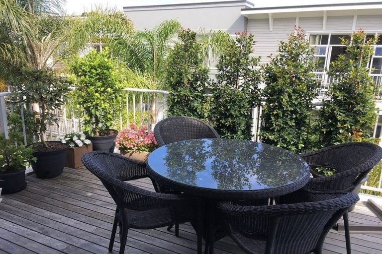 Photo of property in 42 Parkside Drive, Orewa, 0931