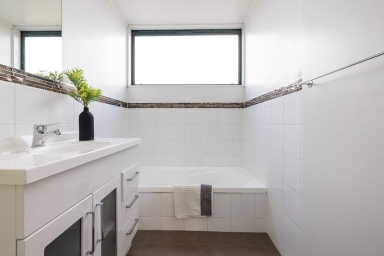 Photo of property in 16 Myrlene Place, Nawton, Hamilton, 3200