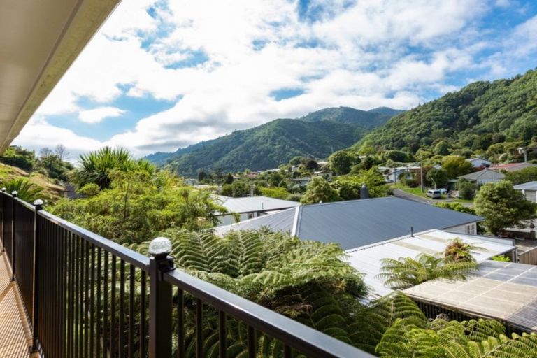 Photo of property in 59a Wairau Road, Picton, 7220