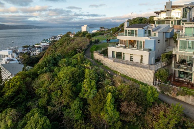 Photo of property in 20 The Crescent, Roseneath, Wellington, 6011