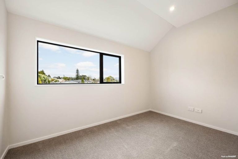Photo of property in 8/88 Te Atatu Road, Te Atatu South, Auckland, 0610