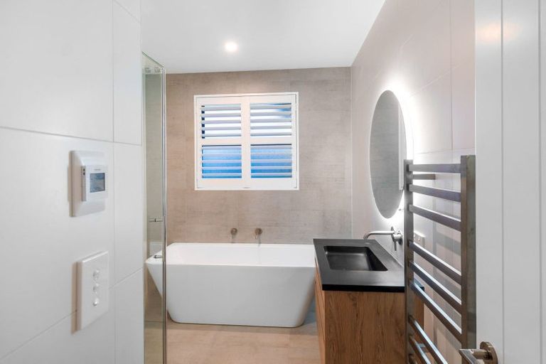 Photo of property in 16 Benjamin Place, Clevedon, Papakura, 2582