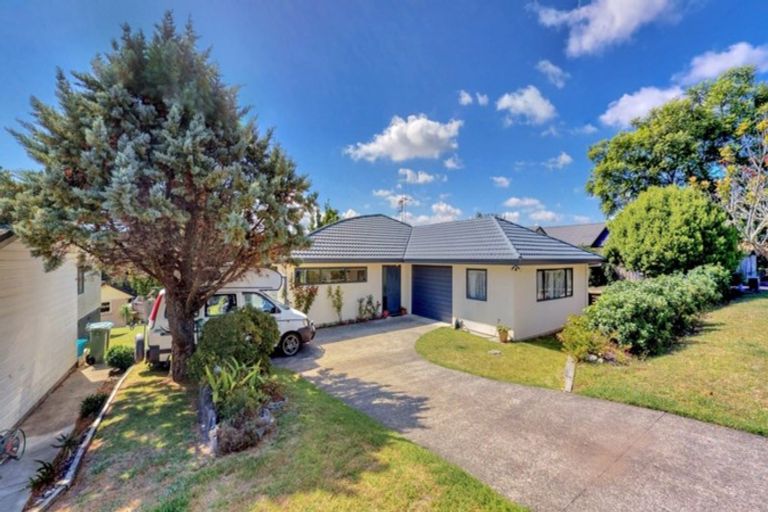 Photo of property in 35 Waipuna Grove, Welcome Bay, Tauranga, 3112