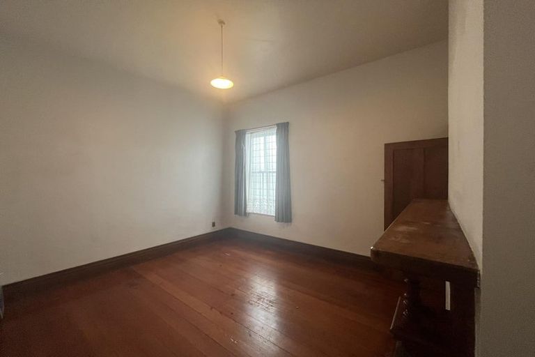 Photo of property in 27 Myrtle Crescent, Mount Cook, Wellington, 6021