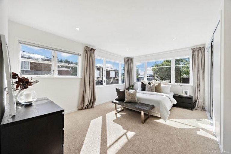 Photo of property in 56 Dale Crescent, Pakuranga, Auckland, 2010