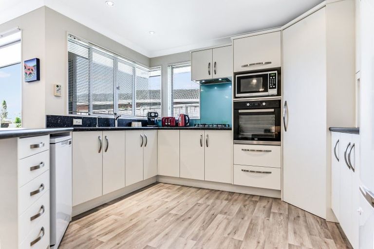 Photo of property in 33 Hastings Place, Hamilton Lake, Hamilton, 3204