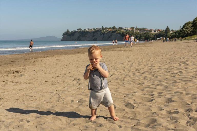 Photo of property in 48 Longshore Drive, Long Bay, Auckland, 0630