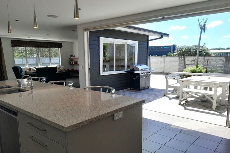 Photo of property in 128 Harbour Drive, Matarangi, Whitianga, 3592