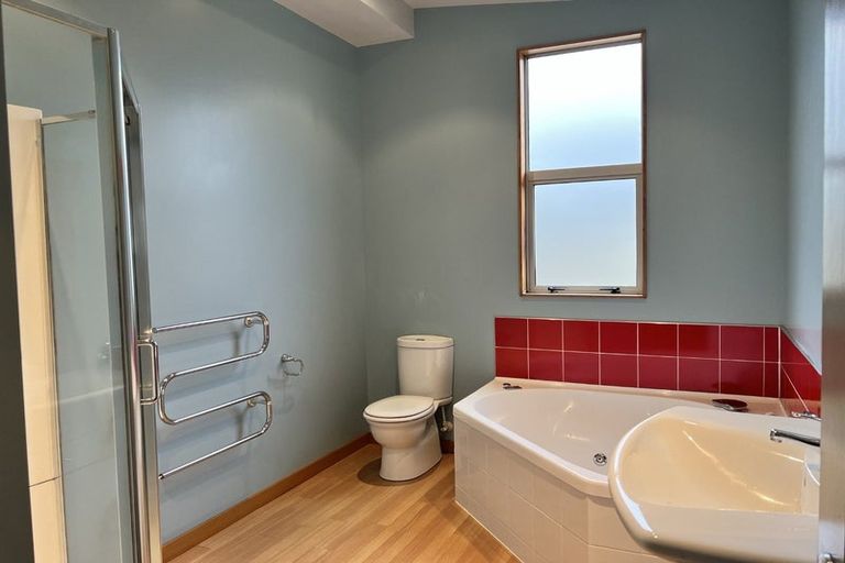 Photo of property in 4 Charlotte Way, Raumati South, Paraparaumu, 5032