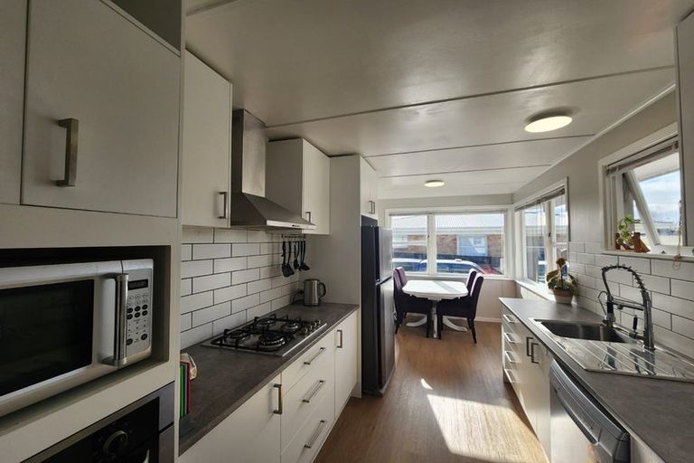 Photo of property in 1 Thames Place, Pukekohe, 2120