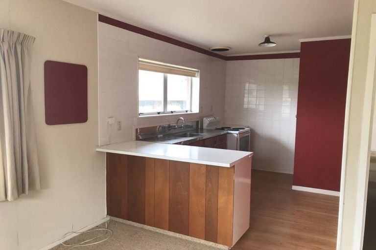 Photo of property in 2/6 Sunshine Place, Papakura, 2110