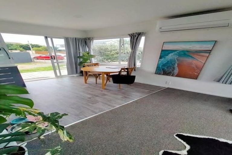 Photo of property in 16 Meeanee Quay, Westshore, Napier, 4110