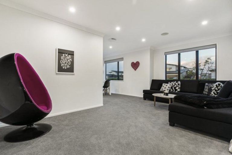 Photo of property in 92 Intrepid Crescent, Beachlands, Auckland, 2018
