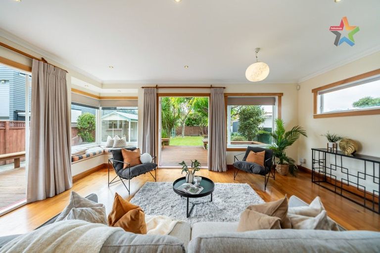 Photo of property in 21 Central Terrace, Alicetown, Lower Hutt, 5010