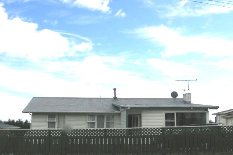 Photo of property in 77 Driver Crescent, Cannons Creek, Porirua, 5024